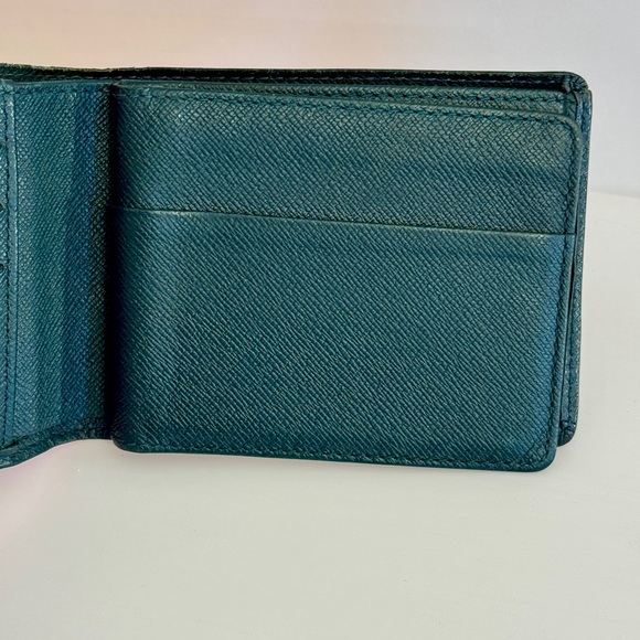 Louis Vuitton Green Taiga Wallet - Picture 12 of 16